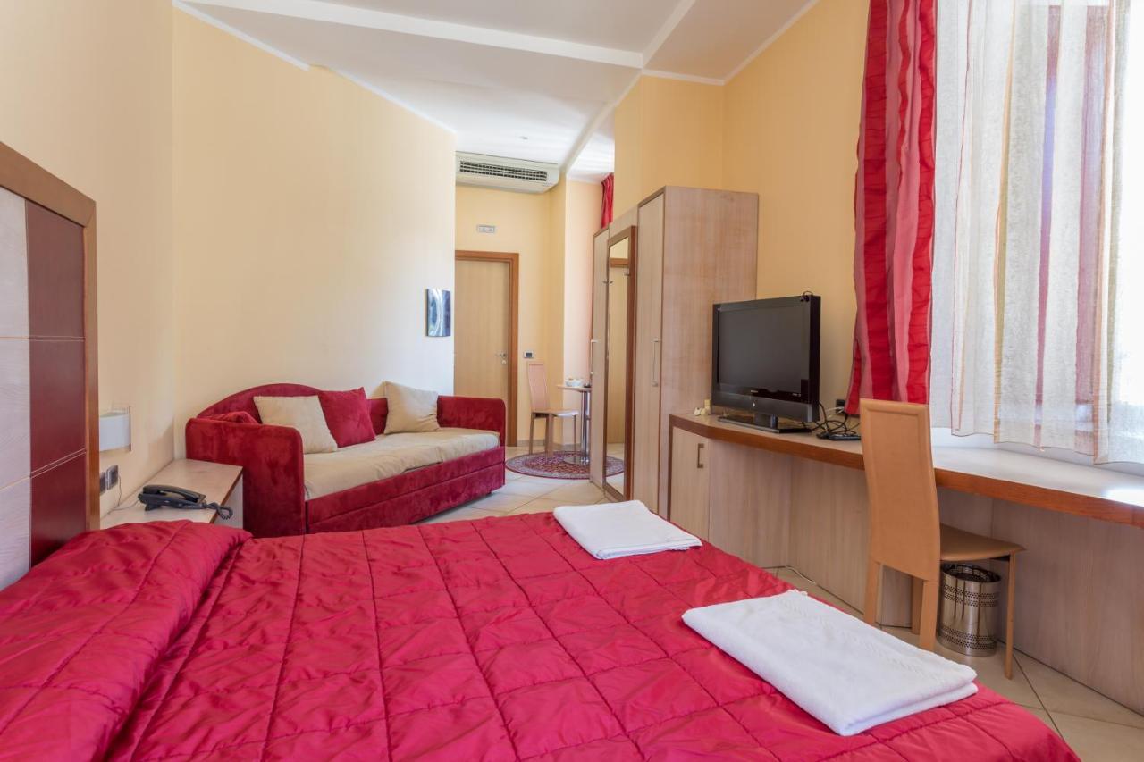 Hotel Conte Ruggero Serra San Bruno Buitenkant foto