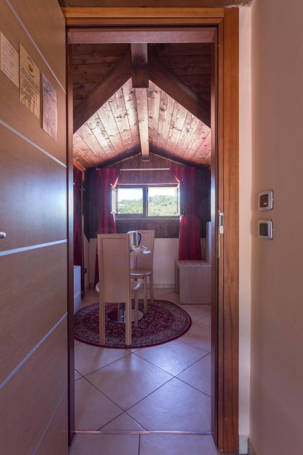 Hotel Conte Ruggero Serra San Bruno Buitenkant foto