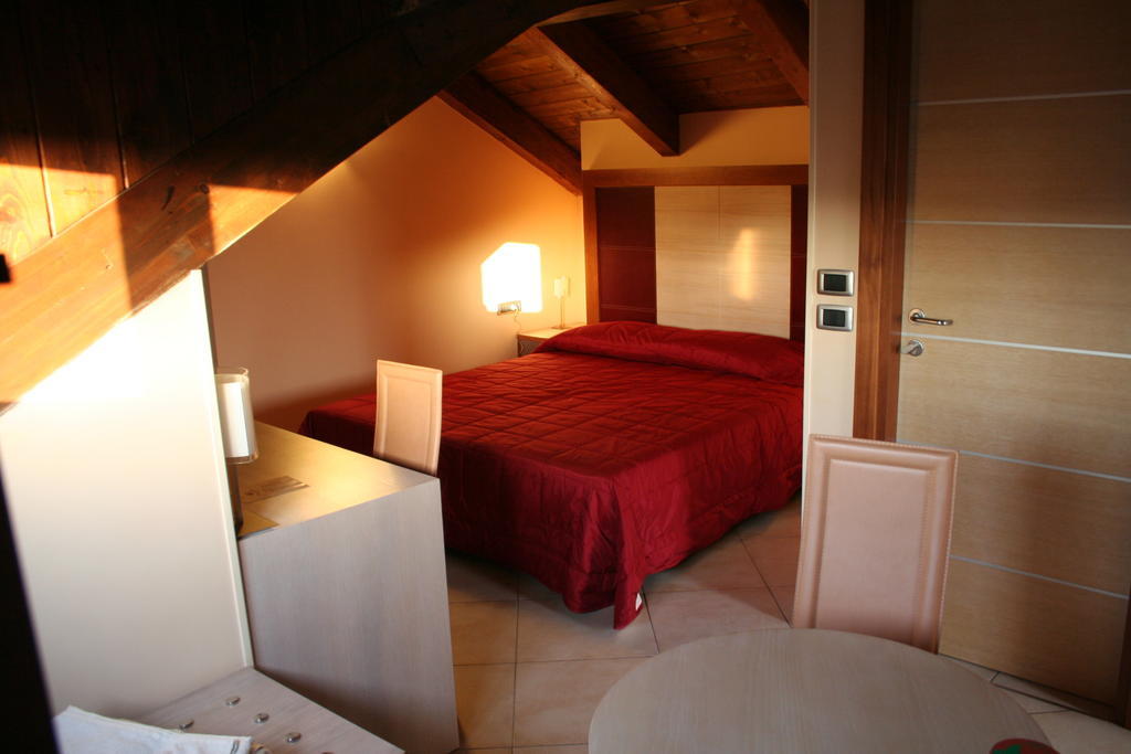 Hotel Conte Ruggero Serra San Bruno Kamer foto