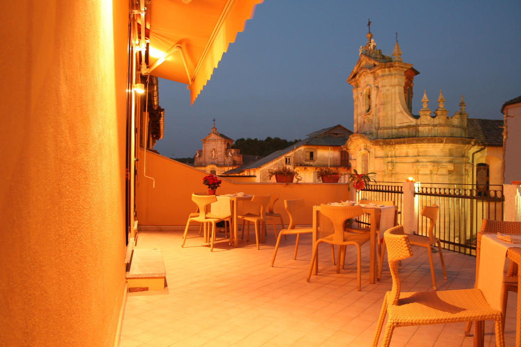 Hotel Conte Ruggero Serra San Bruno Buitenkant foto