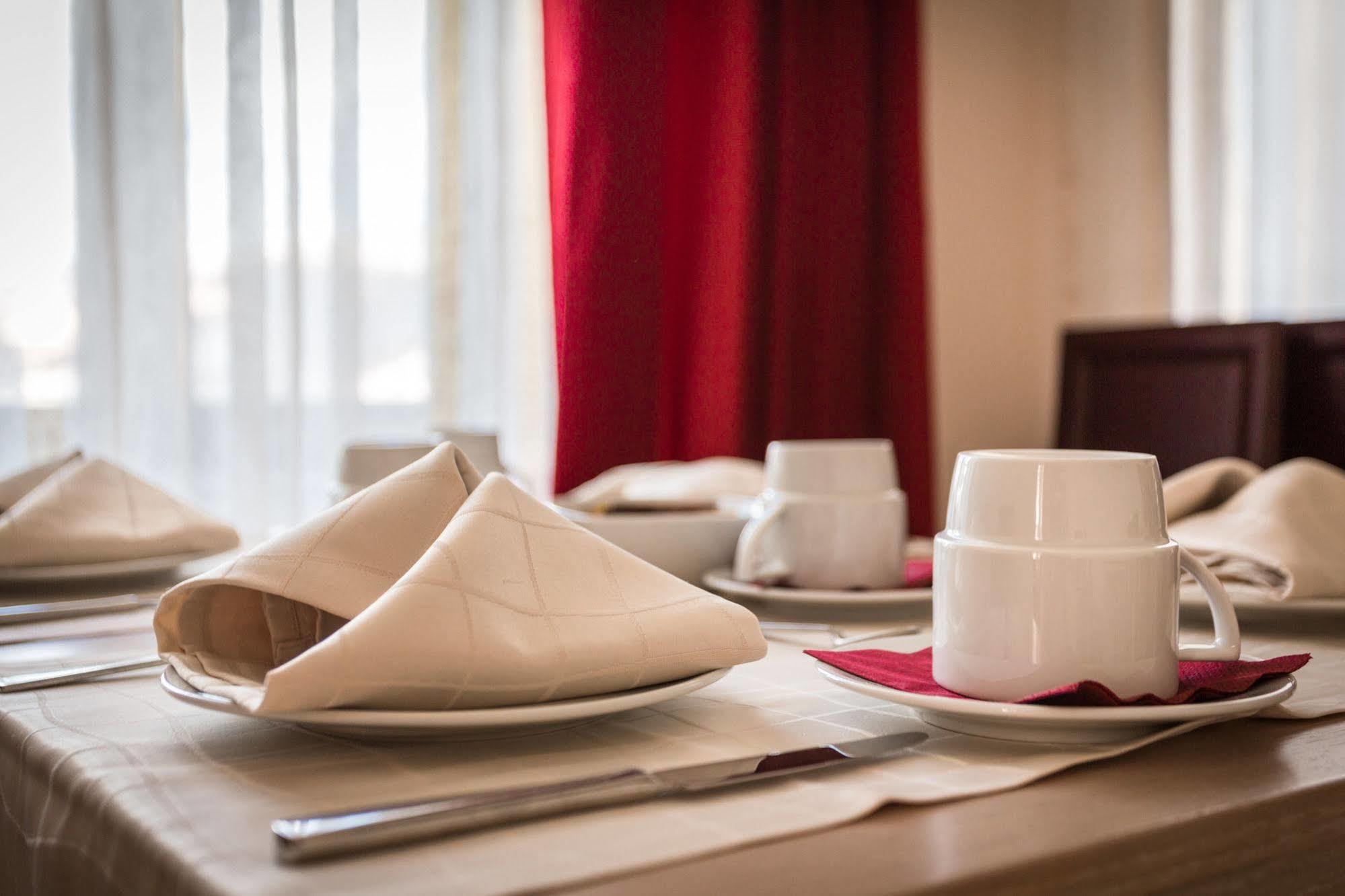 Hotel Conte Ruggero Serra San Bruno Buitenkant foto