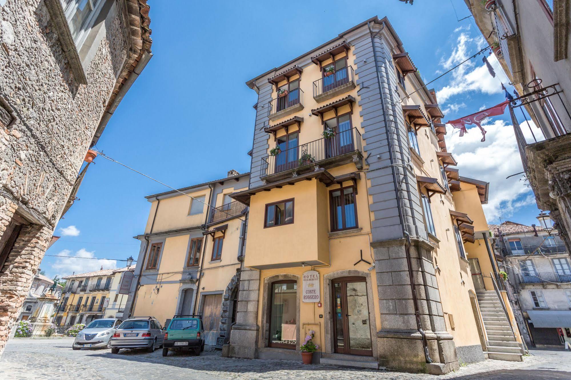 Hotel Conte Ruggero Serra San Bruno Buitenkant foto