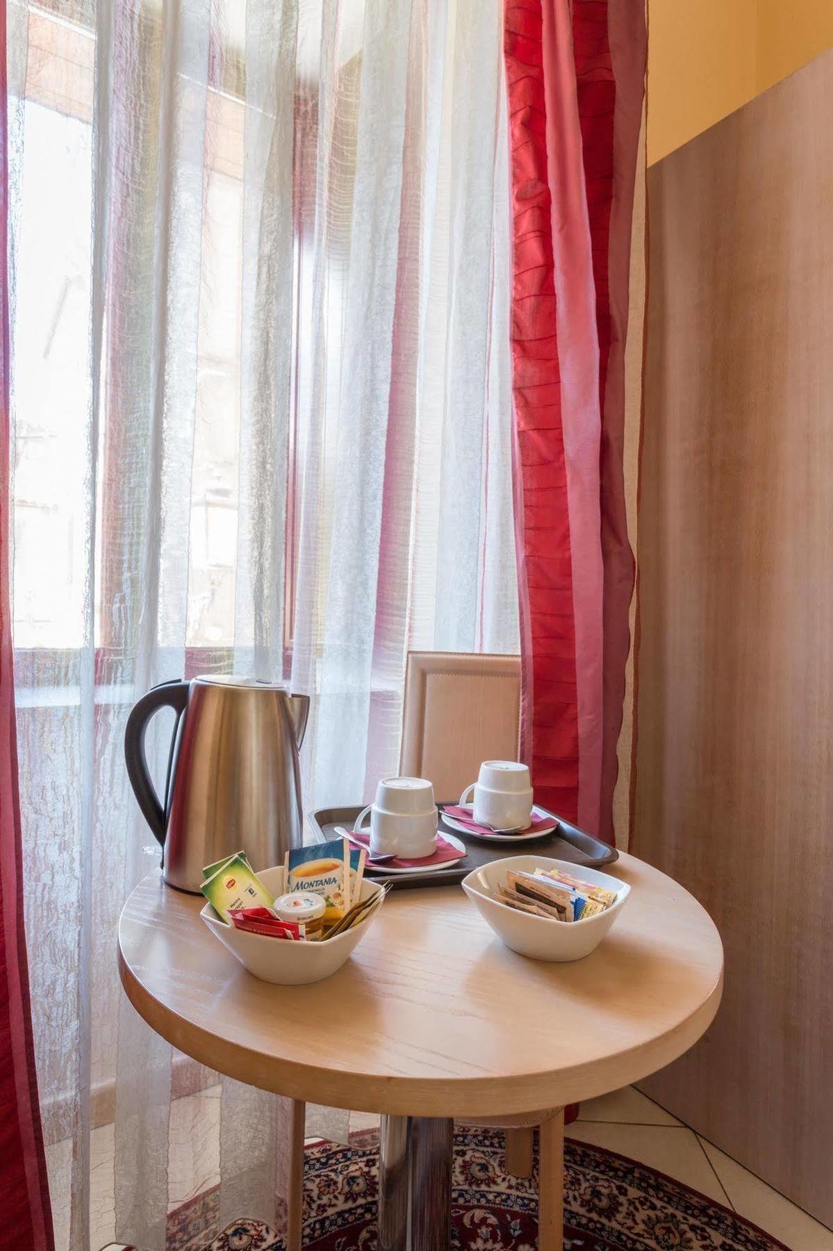 Hotel Conte Ruggero Serra San Bruno Buitenkant foto